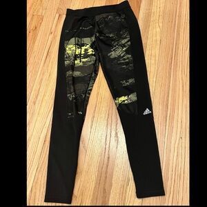 Adidas tech fit athletic pants great condition worn twice.